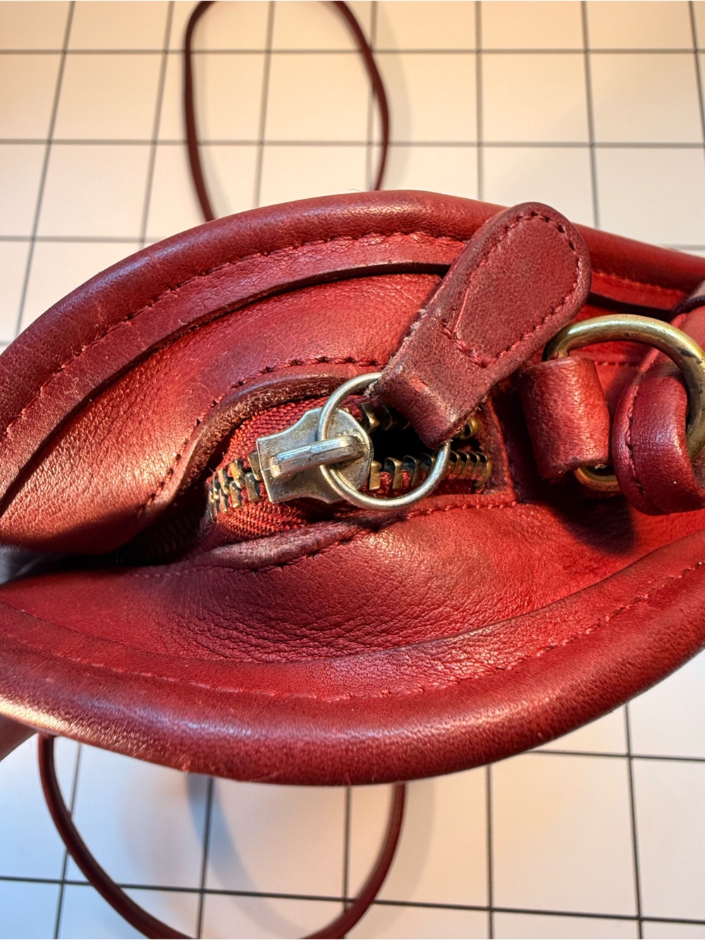 Vintage Coach 9017 Abbie Zip crossbody bag red leather 1997 - project bag - Picture 13 of 16